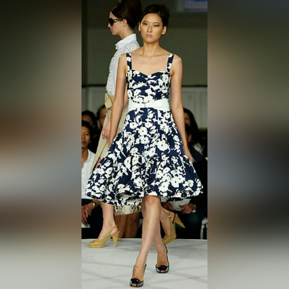 °$4,000 OSCAR DE LA RENTA GORGEOUS IVORY BLUE SILK LINED RUNWAY DRESS US 12 - Picture 1 of 12
